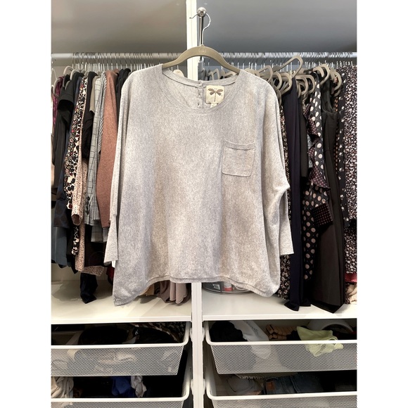 Dragonfly Lightweight Batwing 3/4 Sleeve Sweater - Picture 8 of 11